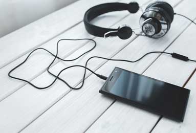 九游网页版：指尖上的云端游戏新纪元