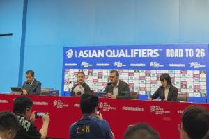 米乐APP-澳主帅：赢球很满意，下半场我们更多防守，祝中国队对印尼好运