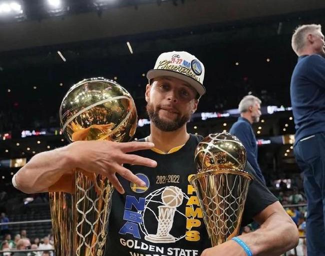 米乐体育-库里专访：73胜丢冠是很好的教训；杜兰特两次FMVP当之无愧