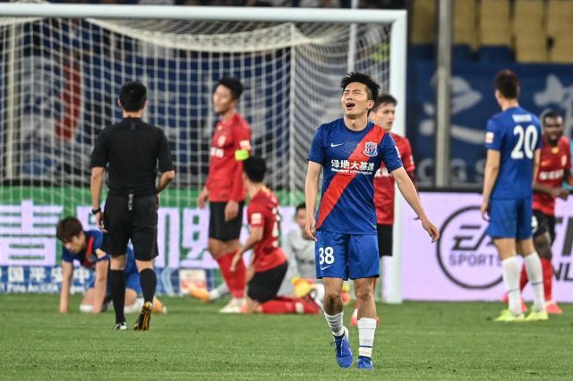 米乐体育-【中超阶段总结】夺冠大热挠头 小球队生存空间扩展